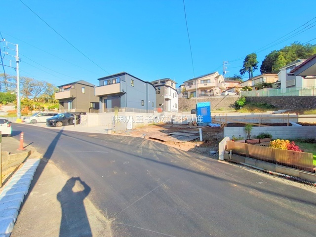 祝：成約済み　八王子市　長房町　新築戸建て　９期の前面道路含む現地写真|～仲介手数料無料☆八王子ひなた不動産～　八王子市長房町　新築戸建て