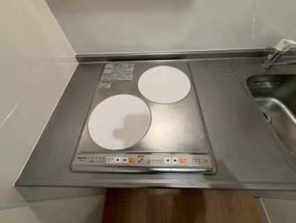 ナウハウス伊孑志のエントランス|建物の内部です