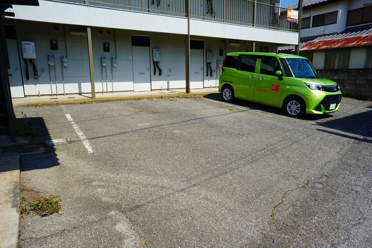 カズハイツの駐車場