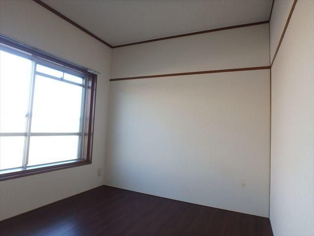 ユーナンハイツの洋室