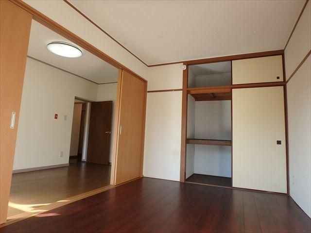 ユーナンハイツの洋室