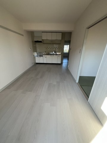 パティオ鵠沼の居間・リビング