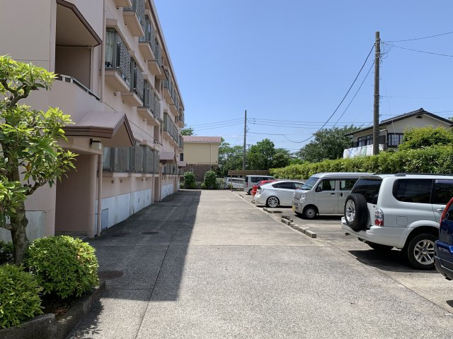 パティオ鵠沼の駐車場