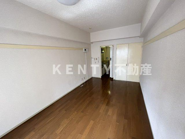 【居間・リビング】 | 小泉マンション | こちらの居間で趣味の時間をお楽しみください