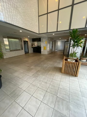 【エントランス】 | コスモ鶴見緑地 | 清潔なエントランスです