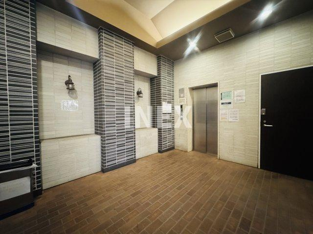 横浜市西区浜松町の賃貸マンションのロビー