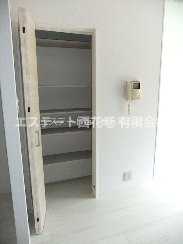 メゾン・グランディアB|リビング収納