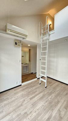 【洋室】 | メゾネット北野