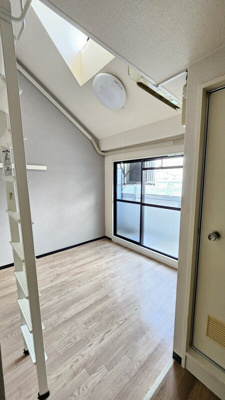 【洋室】 | メゾネット北野