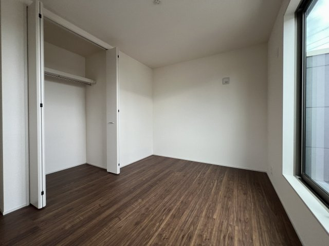 武蔵村山市岸3丁目　新築戸建全2棟の洋室