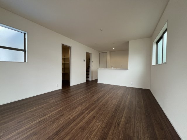 武蔵村山市岸3丁目　新築戸建全2棟の居間・リビング|LDK15.75帖！