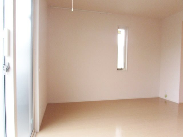 アクシアサニーコート北棟（Ａ）・南棟（Ｂ）の居間・リビング|こちらの居間で趣味の時間をお楽しみください