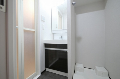 【独立洗面台】 | Metrosa谷町六丁目North | 独立洗面台で身支度をすべて済ませてしまいましょう