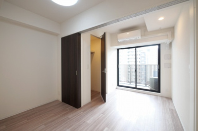 【居間・リビング】 | Metrosa谷町六丁目North | ゆったりとしたリビングです