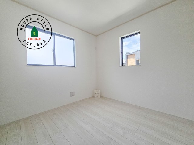 福岡市早良区原8丁目第1-5棟（C号棟）の子供部屋|穏やかな光が差し込む室内には、穏やかな時間が流れます。