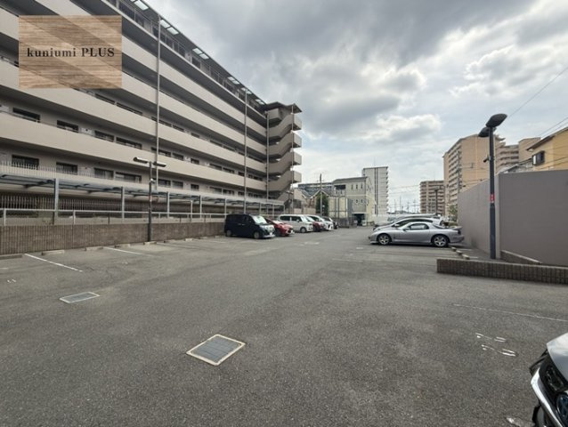 クレアセトル鴻池新田の駐車場