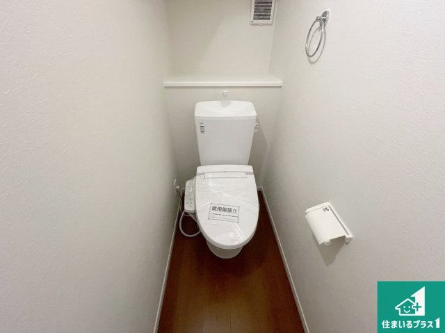 神戸市垂水区西脇　第1期　新築一戸建てのトイレ|1・2階の2ヶ所にあるので、朝の忙しい時間の順番待ちもなく、深夜の利用にも大変便利です。