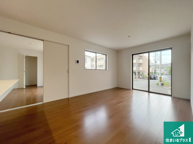 神戸市垂水区西脇　第1期　新築一戸建ての居間・リビング|シンプルなリビングは、観葉植物等のインテリアを楽しめますね！パパ好みにも、ママ好みにも家具次第で雰囲気を変えることができます！