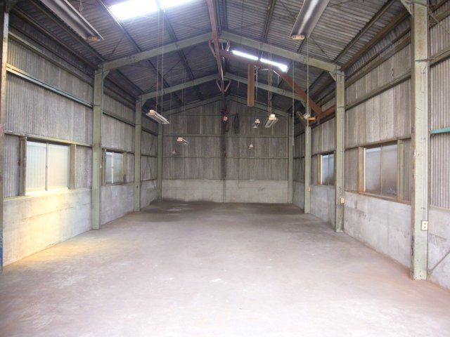 山木１－４７倉庫の内装