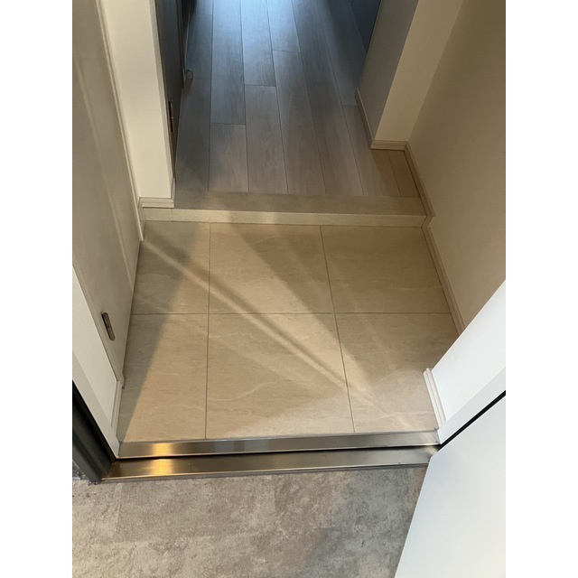 ACP Residence 亀戸の玄関|収納もある玄関です