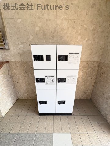 ライオンズヴィアーレ吉川の設備|不在時に便利な宅配BOX完備