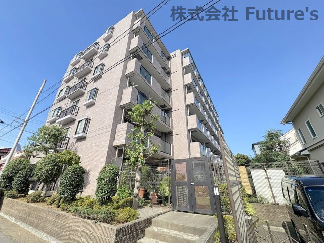 ライオンズヴィアーレ吉川の外観|外観写真です