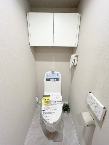 ライオンズヴィアーレ吉川のトイレ|新品交換済みのトイレです