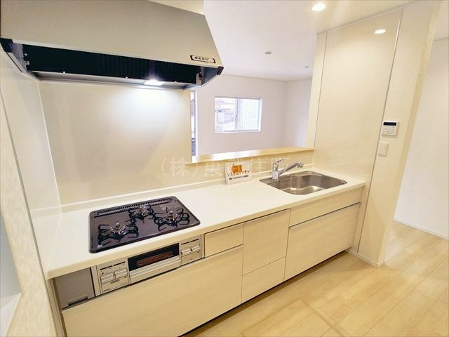 【キッチン】 | 志木市本町第8　全2棟　1号棟 | リビングが見渡せます