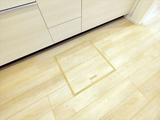 【構造・工法・仕様】 | 志木市本町第8　全2棟　1号棟 | 日用品の整理に便利な床下収納付き