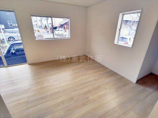 【居間・リビング】 | 志木市本町第8　全2棟　1号棟 | 日当たりの良いリビングダイニングです