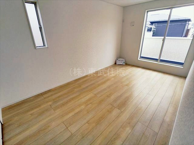 【寝室】 | 志木市本町第8　全2棟　1号棟 | 2階東側7.5帖洋室　主寝室としてお使い頂けます