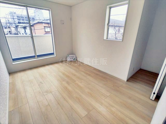 【子供部屋】 | 志木市本町第8　全2棟　1号棟 | 2階南側6.0帖洋室　子供部屋にいかがでしょうか