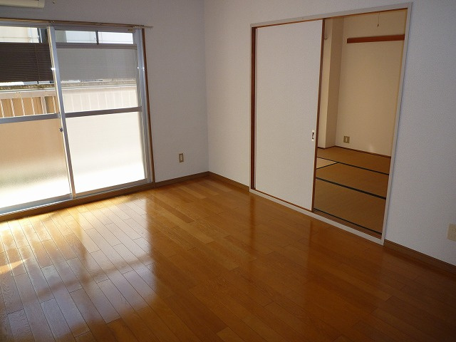 【居間・リビング】 | メゾン太平洋 | ※同建物同型別のお部屋
