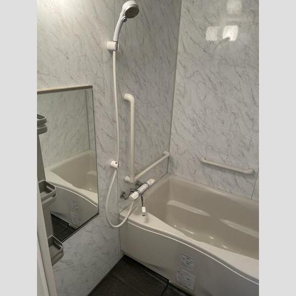 サピエンスコート御所北の浴室