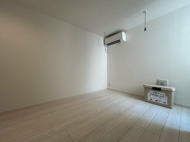 バズ西台Ⅲの居間・リビング