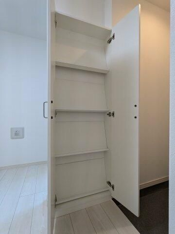 バズ西台Ⅲの収納