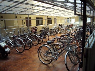 グランドール西大路の駐車場|駐輪場