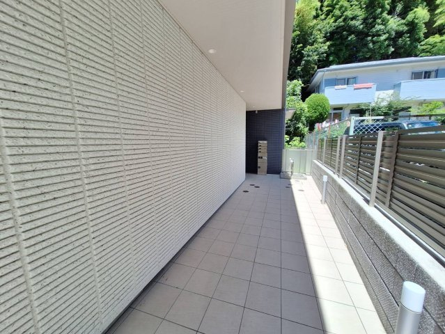 ヴェールマラン鎌倉のエントランス