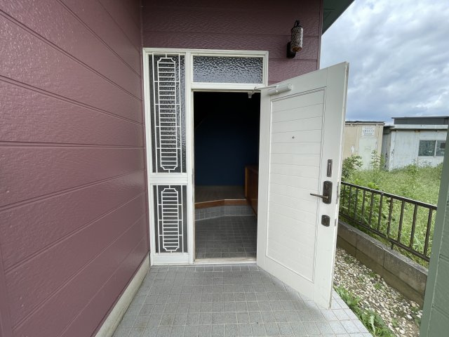 東金市家徳戸建の玄関