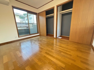 【収納】 | 呉市神山3丁目　【リフォーム済】【3LDK】【中古戸建】【52坪】 | 2階　6帖洋室☆バルコニーに出入り可能☆収納は大容量のクローゼットが設置されています☆
