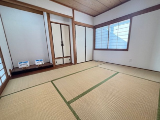 【和室】 | 呉市神山3丁目　【リフォーム済】【3LDK】【中古戸建】【52坪】 | 1階　12帖リビングにつながる6畳和室☆