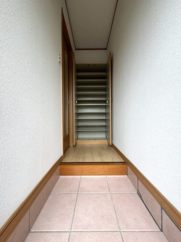 gracia 壱番館の玄関