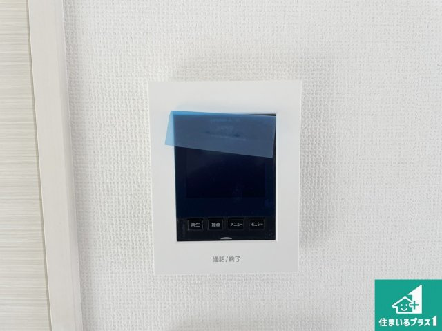 三島郡島本町広瀬　第2期　新築一戸建ての防犯設備|カラーモニターインターホン！声だけでなく来訪者の姿や顔がモニターで確認できるので、小さなお子様がいらっしゃるご家庭でも安心できます！