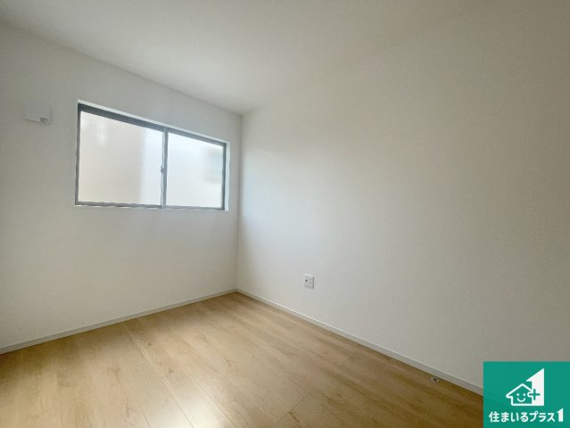 三島郡島本町広瀬　第2期　新築一戸建ての洋室|シンプルな洋室は、自分好みのインテリアが楽しめます♪ご家族とインテリアや家具を選びに行くのは新築購入時の醍醐味の一つです。ぜひお楽しみください♪