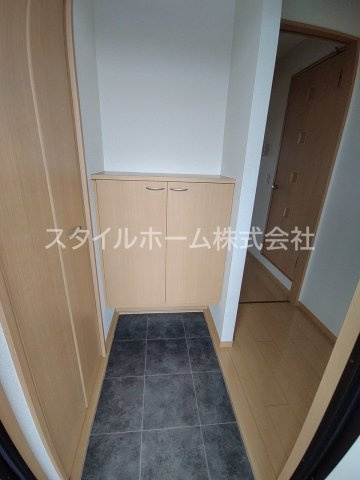 D’ｓモナリエの玄関|別部屋写真です。