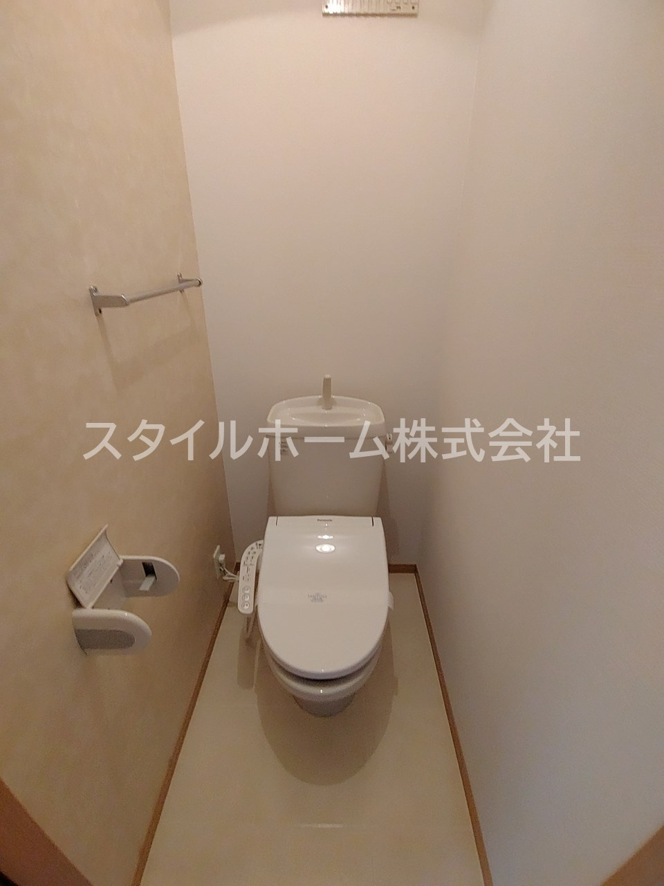D’ｓモナリエのトイレ|別部屋写真です。