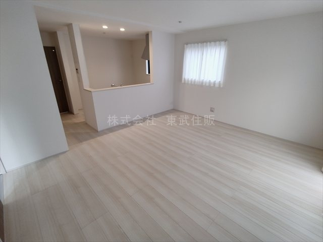 【居間・リビング】 | 狭山市柏原3期 | 開放感があり日当たり良好です