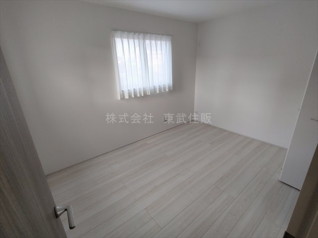 【洋室】 | 狭山市柏原3期 | 洋室6.0帖北側、個人の部屋や寝室として使える洋室です