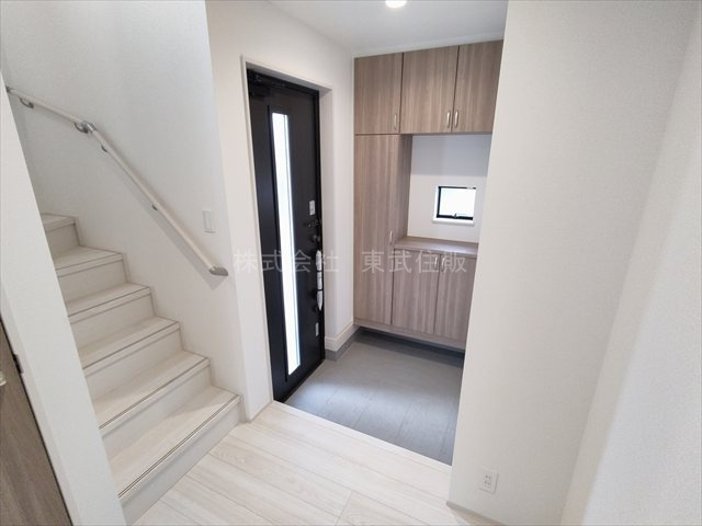 【玄関】 | 狭山市柏原3期 | 明るい玄関です