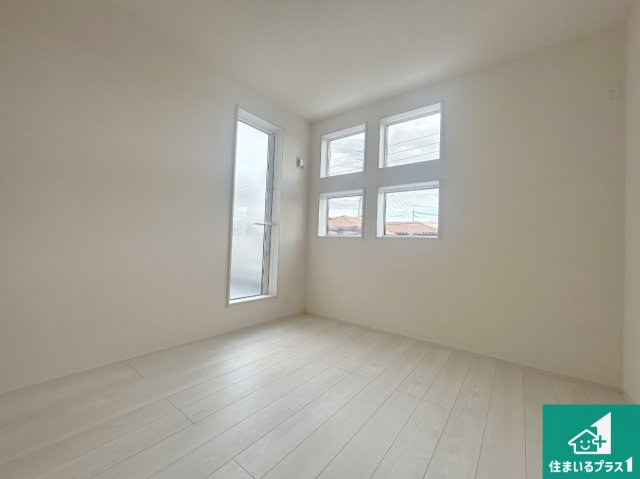 宝塚市中山五月台　第4期　新築一戸建ての洋室|シンプルな洋室は、自分好みのインテリアが楽しめます♪ご家族とインテリアや家具を選びに行くのは新築購入時の醍醐味の一つです。ぜひお楽しみください♪